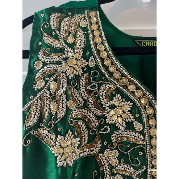 Embroidered emerald green kurta set - Picture 2 of 6